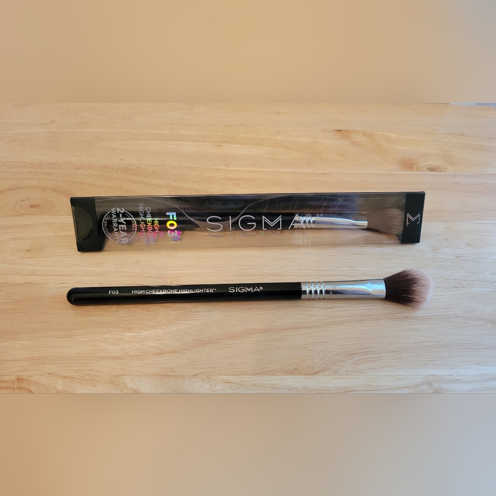 Sigma F03 Brush
